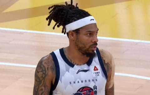 开云体育App-山东男篮末节惜败广厦，陶汉林离场成转折点，约翰逊得分挂零|山东队|珀塞尔|三分球|浙江广厦|乔-约翰逊_新浪体育_新浪新闻