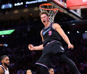 开云体育下载-9中7砍16分6板！拉松谈表现：向教练队友学习 教练非常相信我们