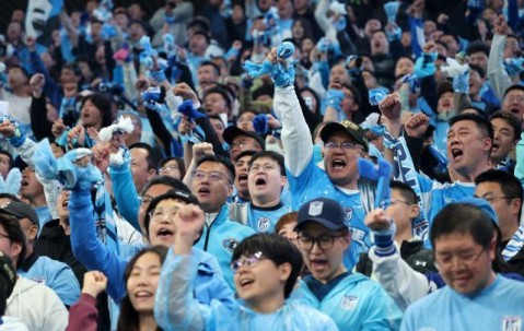 开云体育入口-中超上座人数再创纪录！单轮超30万人现场观看