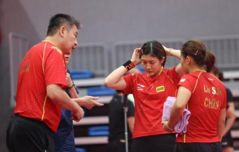 开云体育移动版-国乒热身女一团不敌二团 单双打均有失利暴露问题