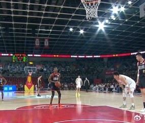 开云体育官网-近4战场均轰38分飙中20记三分，深圳小外援史密斯率队连克北京上海|篮板|比赛|男篮|积分榜|CBA_新浪体育_新浪新闻