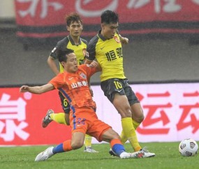 开云体育App-广州队2连胜终结未咬住山东 下轮直接交锋定头名？